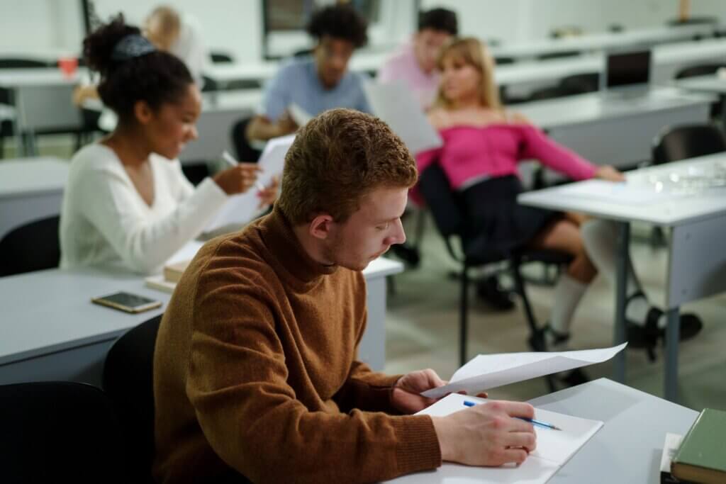 linguaskill vs cambridge,linguaskill o b2 first,diferencias entre linguaskill y cambridge,linguaskill reconocimiento universidades,validez certificado linguaskill,cambridge b2 first universidades