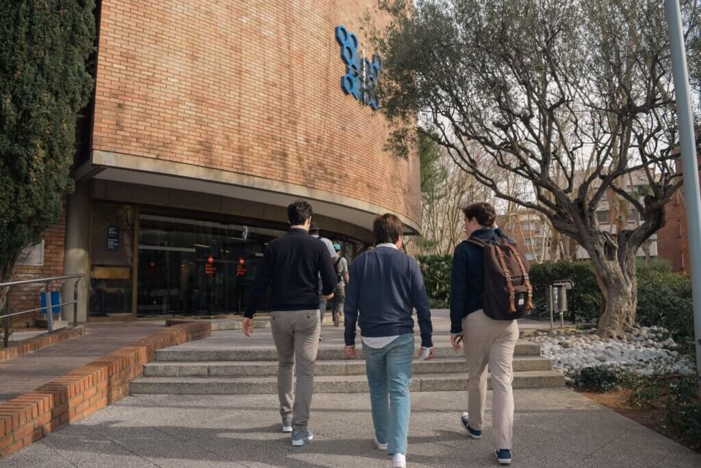linguaskill vs cambridge,linguaskill o b2 first,diferencias entre linguaskill y cambridge,linguaskill reconocimiento universidades,validez certificado linguaskill,cambridge b2 first universidades
